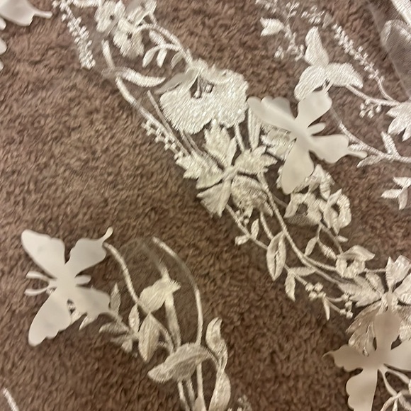 Brand New Off White Ivory Wedding Veil Cathedral 10 ft length Butterfly Floral - Picture 6 of 9